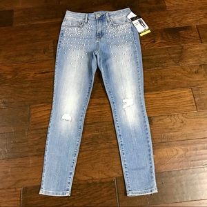 NWT! Seven7 Limited Edition Pearl Mid Rise Jean Size 8